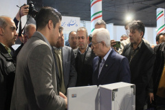بازدید استاندار خراسان شمالی از غرفه جهاددانشگاهی خراسان شمالی در نمایشگاه هفته پژوهش