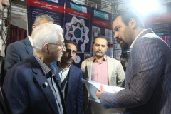 بازدید استاندار خراسان شمالی از غرفه جهاددانشگاهی خراسان شمالی در نمایشگاه هفته پژوهش