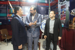 بازدید استاندار خراسان شمالی از غرفه جهاددانشگاهی خراسان شمالی در نمایشگاه هفته پژوهش